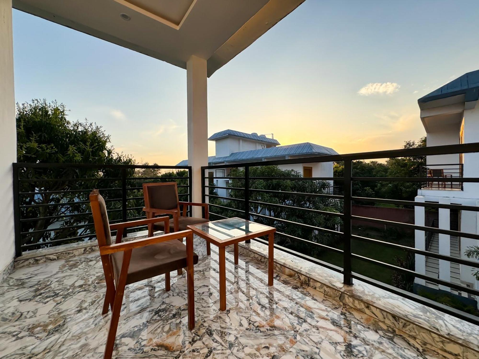 The White Oak Corbett Spa & Resort Rāmnagar Eksteriør billede